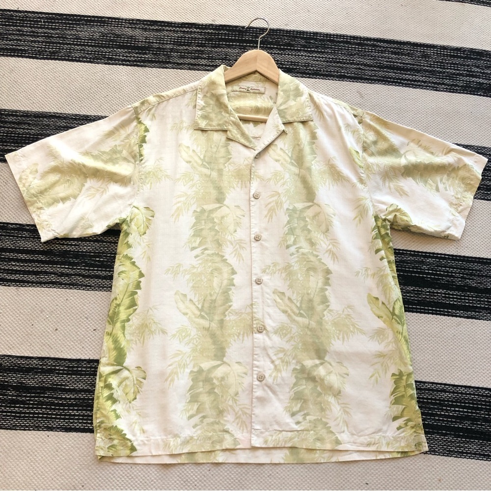 Tommy‎ Bahama 100% Silk Button Down Short Sleeve Tropical Hawaii Shirts Size: M